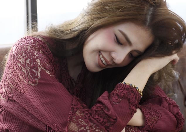 擦了那麼久的紅唇不膩嗎? 美到爆棚「吃土色唇」刷屏