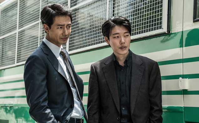 「醜帥」柳俊烈Man味爆棚扮惡! 對趙寅成放話:「我罩你!又髒又臭的事都交給我」