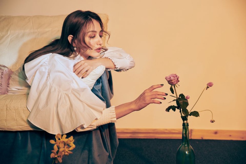 秋冬時髦搶先下注:霧茶色!三步驟打造「木玫瑰唇」