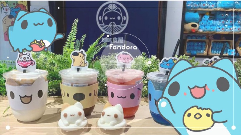 台北也有奶泡貓咖啡吧!貓貓蟲咖波五週年 x Fandora限時快閃店,就在台北車站登場!