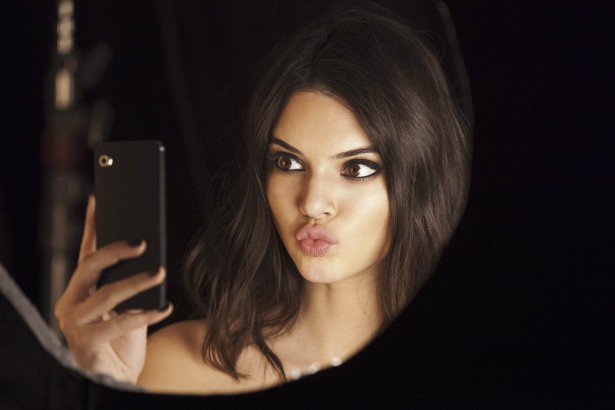 時尚新寵兒Kendall Jenner 黑色潮妝大解析