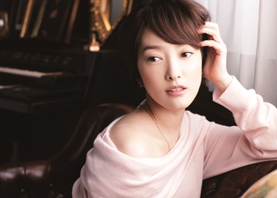 打造無辜妝感,日、韓人氣女星「困擾顏」