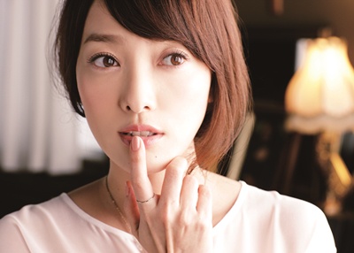 打造無辜妝感,日、韓人氣女星「困擾顏」