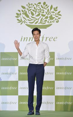 李敏鎬快閃8小時來台,與100位粉絲親密互動!