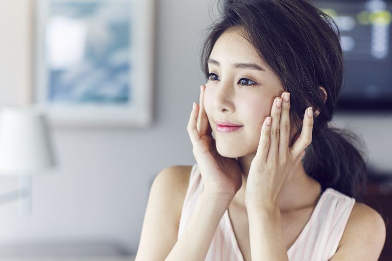 拯救超快暗沉、會起屑的「雷粉底」!超簡單三招,讓雷粉底變正常點!