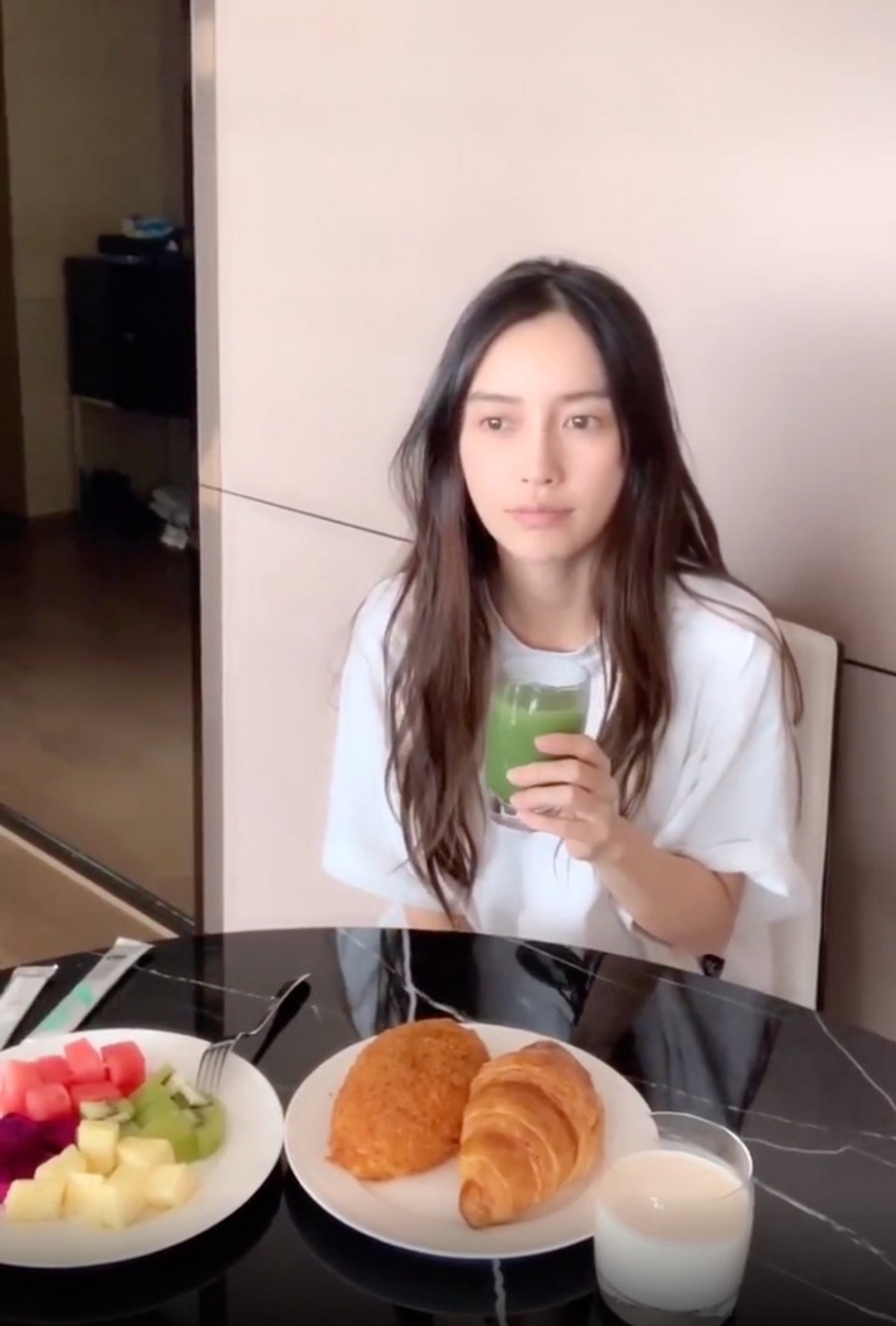 Angelababy嫩白肌亮到反光!5款越吃越白食物推薦,天天吃夏天前白成一道光!