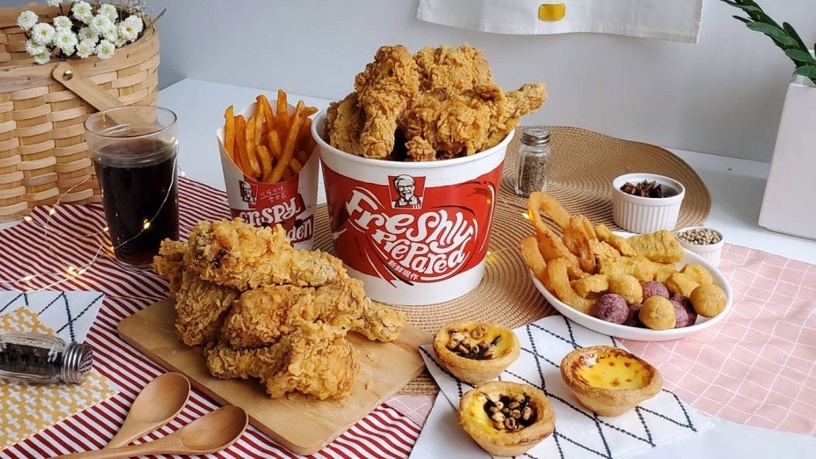 雞腿控注意!肯德基首推「全是腿」炸雞桶!外酥脆內多汁,大口咬下好過癮~全民瘋搶!