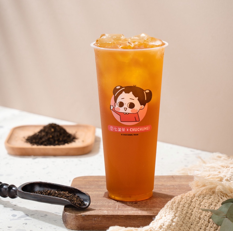 啾啾妹迷尖叫!夏日最古錐手搖聯名,好喝又好玩!七盞紅萃全新上市,飲料控快衝!
