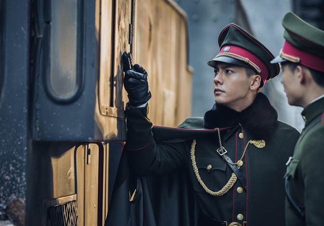 10位陸劇軍裝男神!《千金ㄚ環》代高政穿軍裝帥炸,陳偉霆、任嘉倫、許凱造型太經典!