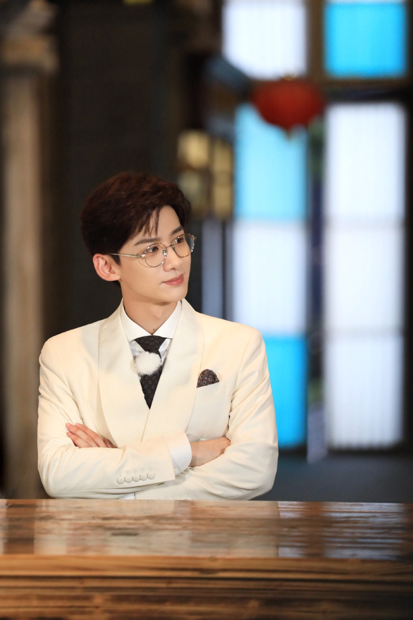 最適合「禁慾白西裝」陸劇男神TOP10 !肖戰、龔俊高級臉百搭,楊洋、張凌赫完全撐得起