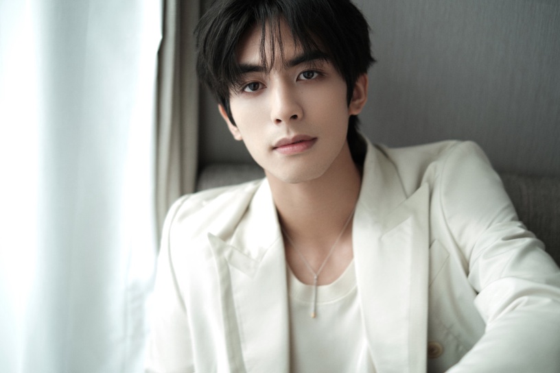 最適合「禁慾白西裝」陸劇男神TOP10 !肖戰、龔俊高級臉百搭,楊洋、張凌赫完全撐得起