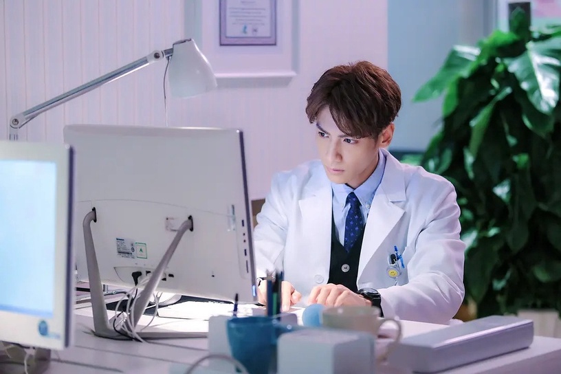 羅雲熙主演陸劇評分榜TOP7!《追光者》好評、《半是蜜糖半是傷》第三,《香蜜》最經典