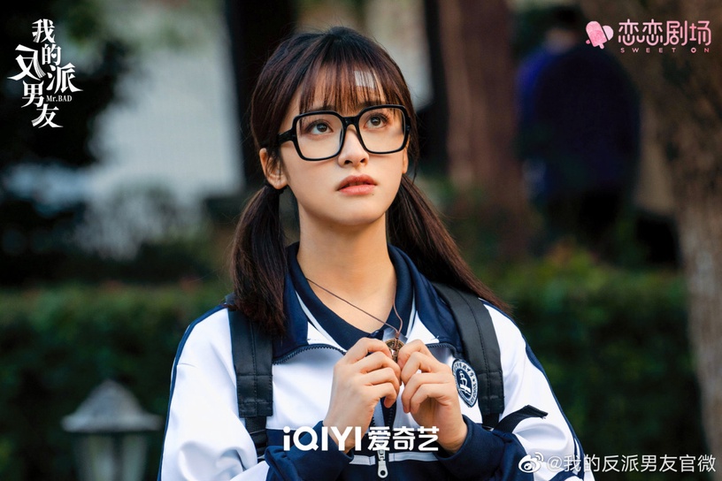 網票選「最具校花感」女星TOP10!趙露思第七、迪麗熱巴排第五,冠軍打敗楊紫、趙麗穎