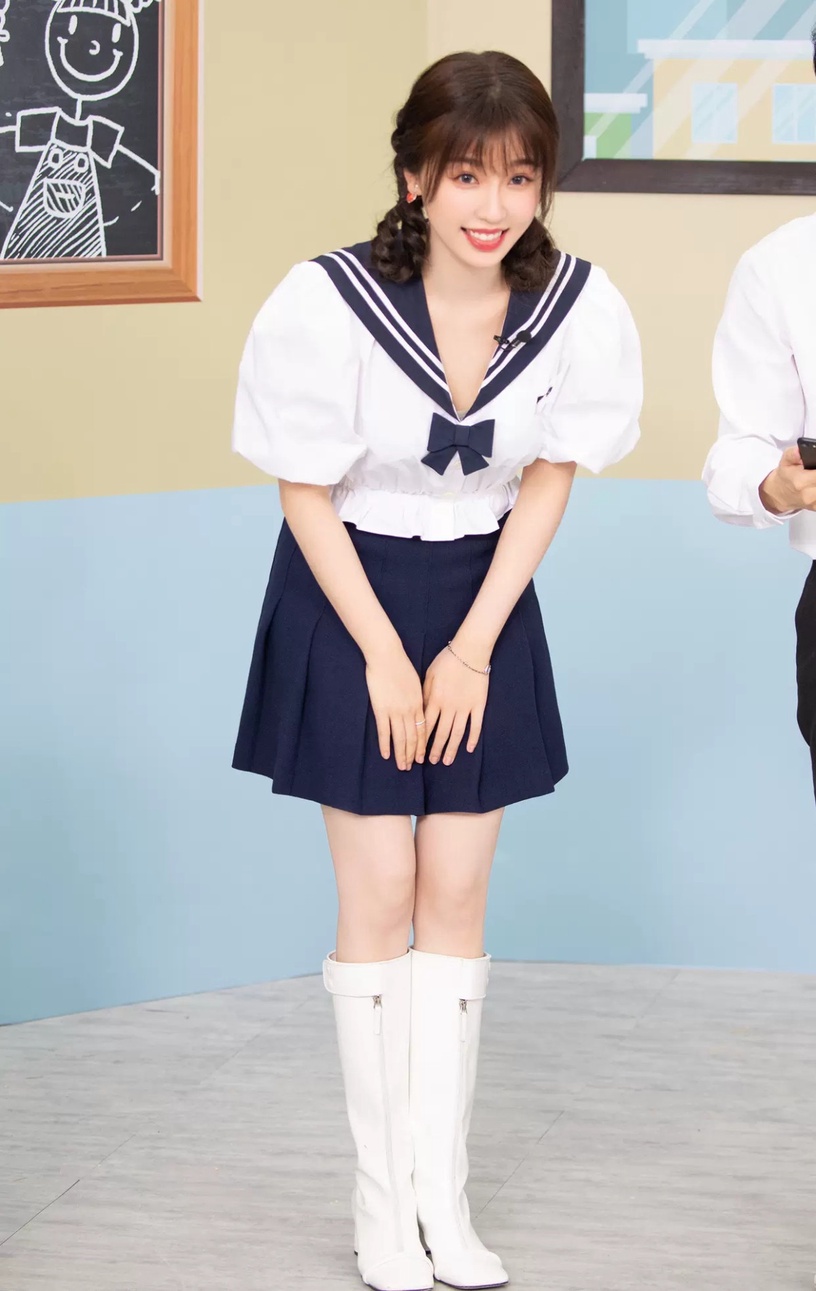 網票選「最具校花感」女星TOP10!趙露思第七、迪麗熱巴排第五,冠軍打敗楊紫、趙麗穎