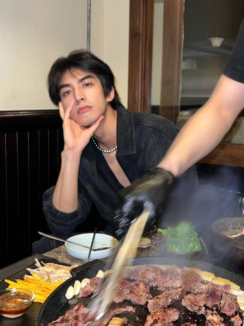 10位「非科班出身」的陸劇男星!肖戰原是設計師、羅雲熙跳芭蕾舞,張凌赫是理科學霸!