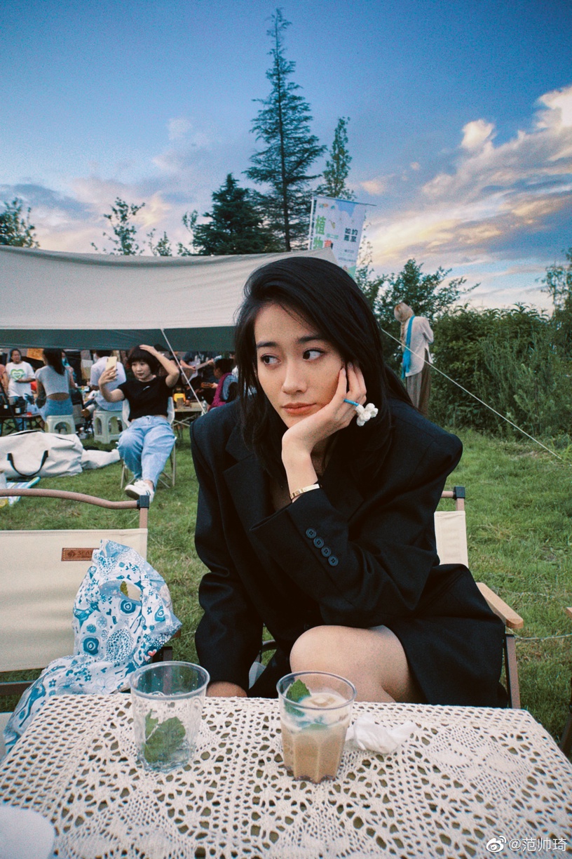 《卿卿日常》10位古裝女神穿時裝!田曦薇長相甜身材卻超辣,元英和上官婧都是超帥颯姊