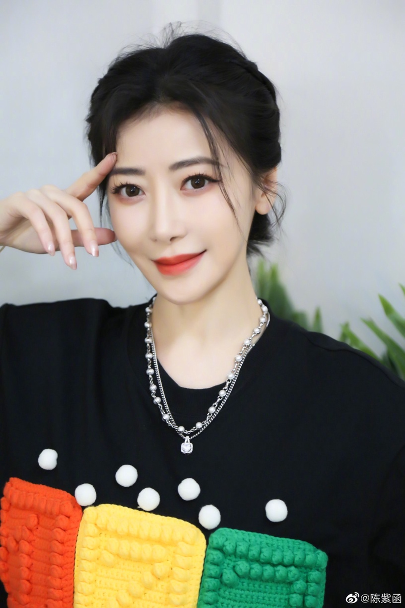 《卿卿日常》10位古裝女神穿時裝!田曦薇長相甜身材卻超辣,元英和上官婧都是超帥颯姊