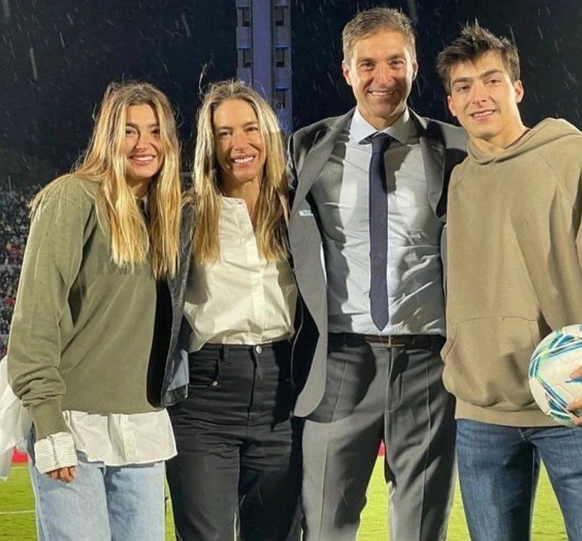 烏拉圭教練「Diego Alonso」8件事!世足賽標配西裝+大長腿迷翻全場、貝克漢曾是他老闆