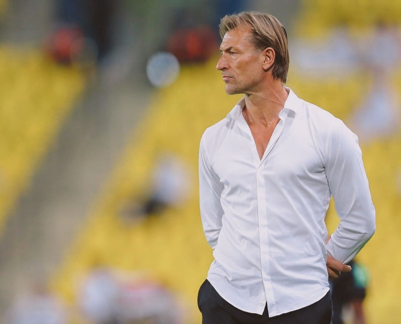 2022世足賽阿拉伯教練「Herve Renard」解密2:標配白襯衫穿搭超性感