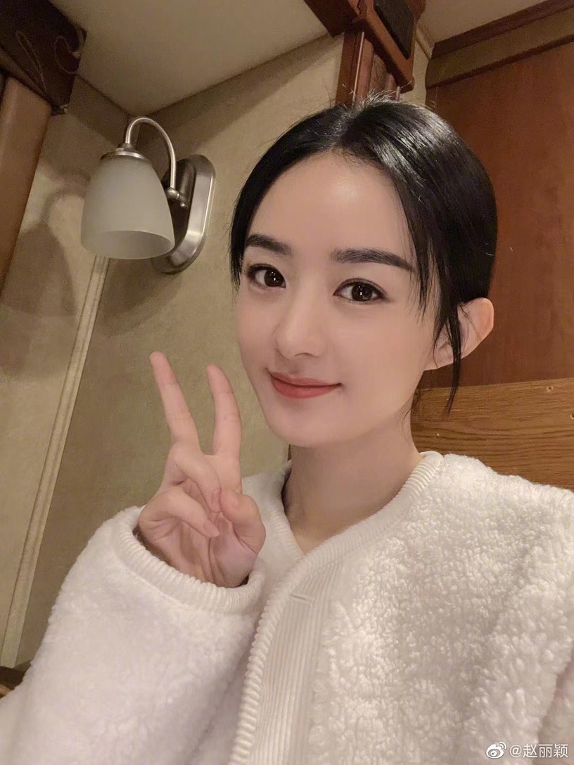 《風吹半夏》趙麗穎10件事!曾與陳曉傳緋聞、是周也老闆,新劇《與鳳行》二搭林更新!