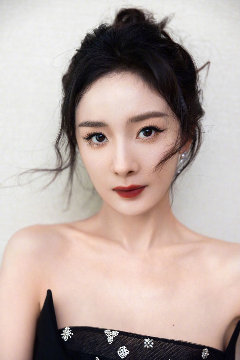 10位陸劇85花青澀舊照!《去有風的地方》劉亦菲、楊冪從小美到大,景甜舊照真是美絕了