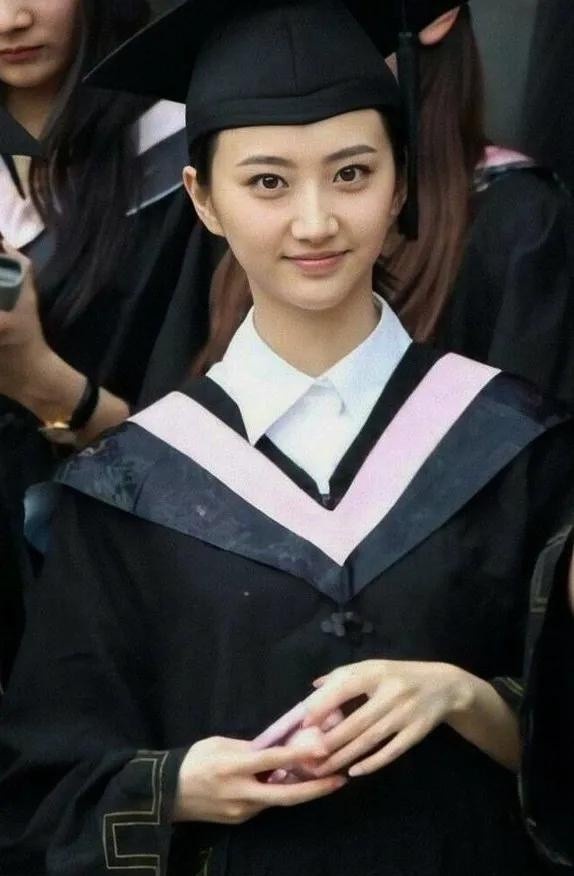10位陸劇85花青澀舊照!《去有風的地方》劉亦菲、楊冪從小美到大,景甜舊照真是美絕了