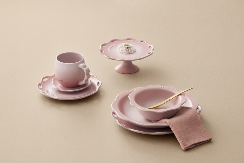 LE CREUSET「杏仁奶茶系列」仙氣滿點!攻佔春日時尚,極致純淨典雅美學,啟動美食探索
