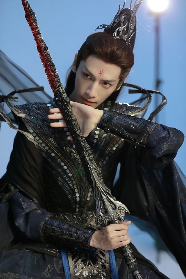 10位陸劇明星演魔族!成毅又渣又帥,《長月燼明》羅雲熙、《蒼蘭訣》王鶴棣誰更霸?