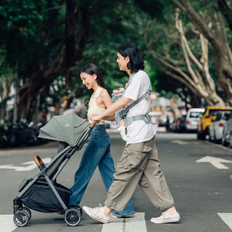 JoieTaiwan parcel輕量三折手推車 savvylite三合一嬰兒揹帶