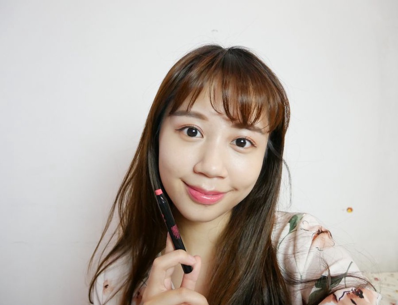 |哈娜 Hanna S.專欄|日本必買美妝 excel唇油、2017新上市蠟筆唇膏試色♥