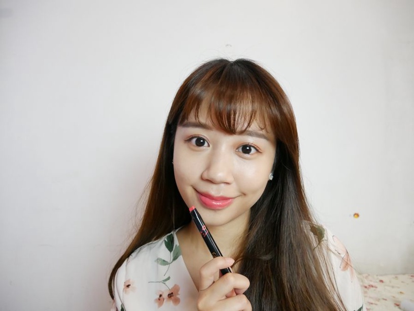 |哈娜 Hanna S.專欄|日本必買美妝 excel唇油、2017新上市蠟筆唇膏試色♥