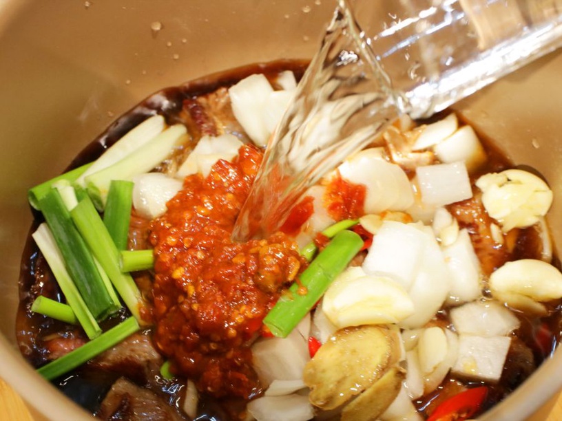 |玉兔專欄|美味度滿分玉兔私房料理 兩種口味牛肉麵一次達成!