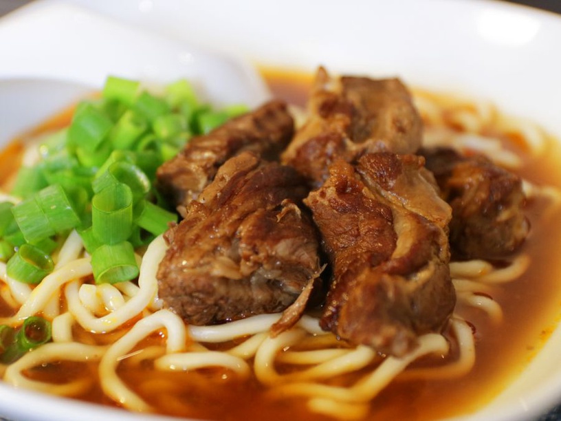 |玉兔專欄|美味度滿分玉兔私房料理 兩種口味牛肉麵一次達成!