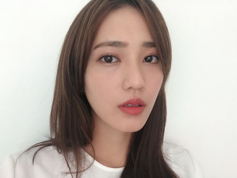 |莎拉 王棠云專欄|不藏私大公開!包包必備的好氣色莓紅系口紅四選!