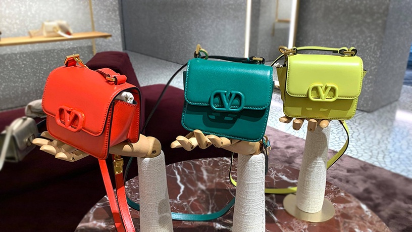 2020「優雅LOGO包」持續夯!Valentino、Chloe、LV一字排開,差點被夢幻到哭!