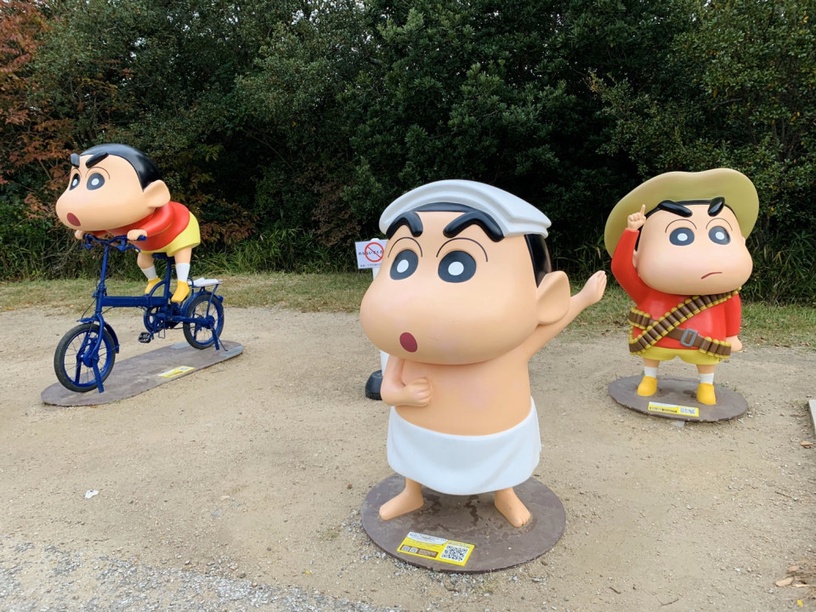 日本淡路島「二次元之森」超多蠟筆小新讓你拍,小新專賣店也超好買,小新迷買機票了!