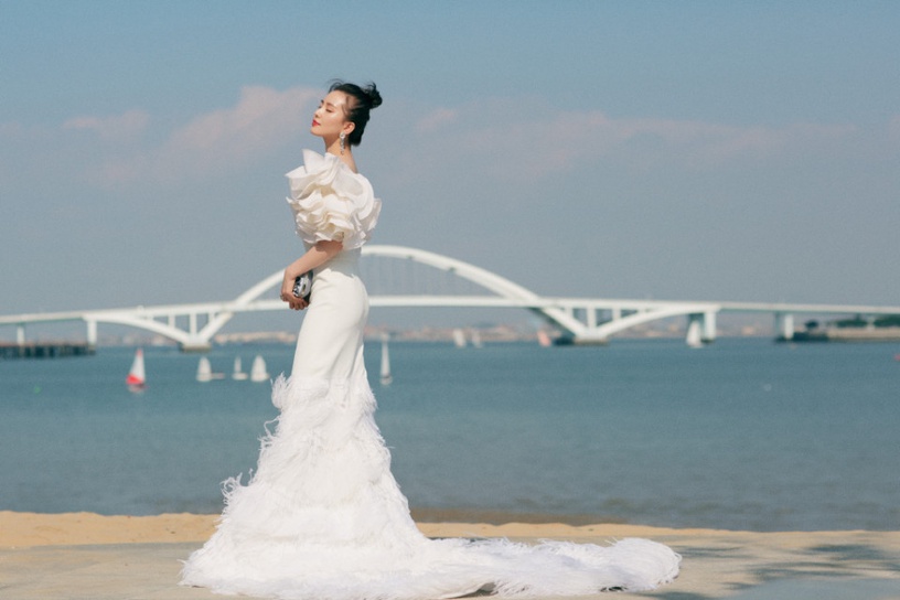 網議「誰才是真正的生圖殺手」!12女星紅毯造型精修vs未修,倪妮、劉詩詩勝過楊冪