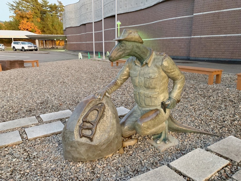 日本北陸必去景點「福井縣立恐龍博物館」,真實恐龍化石這裡!還有限定恐龍可口可樂~