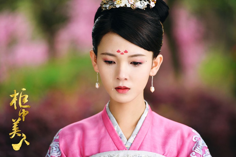 古裝劇12位「桃花妝」古裝女神!《鶴唳華亭》李一桐美,不過章子怡才真的經典