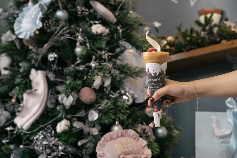 gelato pique café 與日本同步推「紅色莓果起司蛋糕可麗餅」,浪漫聖誕小屋好好拍!