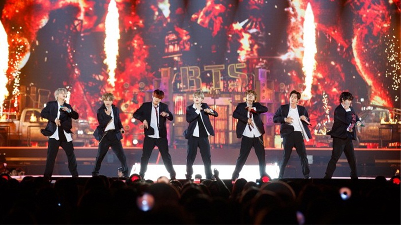 2019MAMA防彈少年團重演「帽子舞」!MAMAMOO合作JYP穿上經典塑膠裝,GOT7王嘉爾看傻!