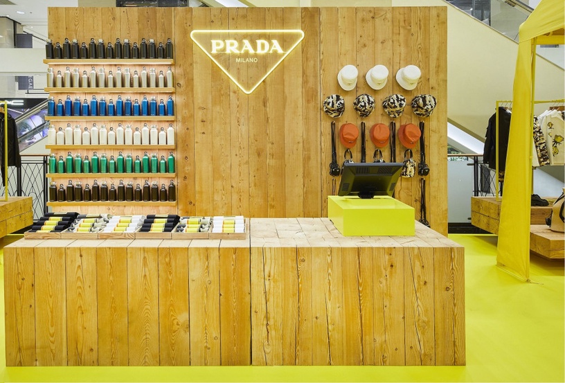 PRADA ESCAPE 101快閃店登場,多款PRADA 露營用品,超夢幻「PRADA文具」千元內入手