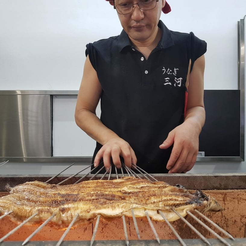 新加坡米其林必比登推介「三河屋」來台灣囉!綿密好吃的烤鰻魚飯,滿滿一碗CP值認真高