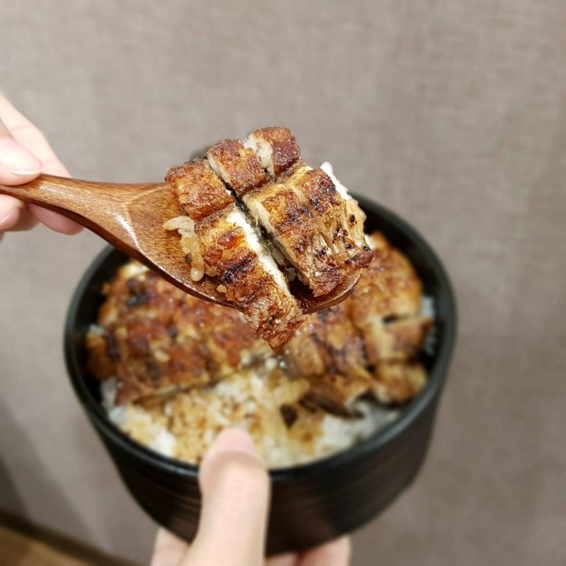 新加坡米其林必比登推介「三河屋」來台灣囉!綿密好吃的烤鰻魚飯,滿滿一碗CP值認真高