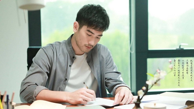 新浪票選2019年度人氣男演員TOP 10!肖戰、王一博爭冠軍,第三名有洋蔥