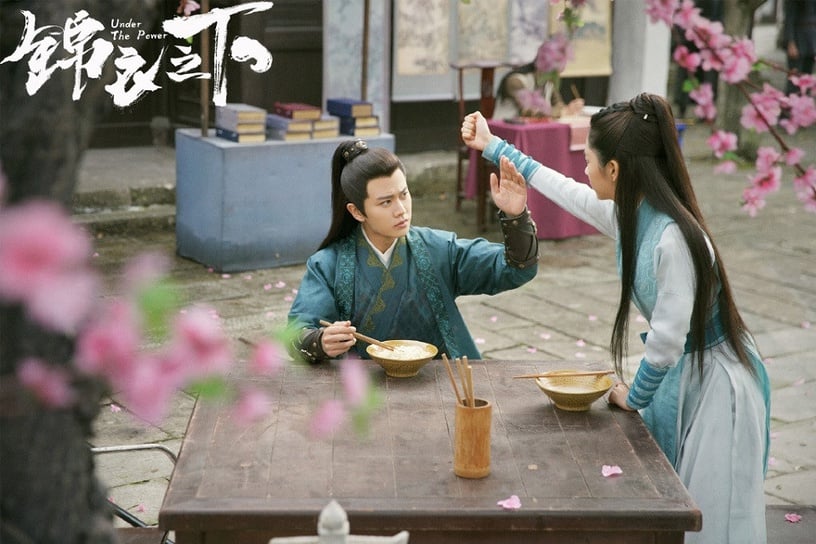 古裝愛情劇《錦衣之下》首播破億!2020年初9部甜寵劇網播量,每一部都甜到蛀牙