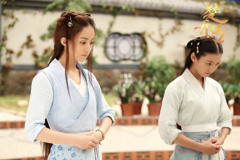 《錦衣之下》譚松韻「牛角包婢女造型」超Q!10女星古裝婢女,林依晨被笑翻,熱巴可愛