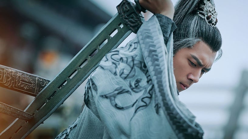 李現《劍王朝》大結局一夜白髮!10明星的古裝劇老妝,認不出李沁,張鈞甯一樣是美女