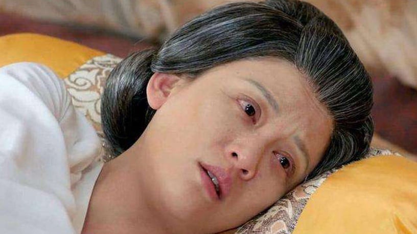 李現《劍王朝》大結局一夜白髮!10明星的古裝劇老妝,認不出李沁,張鈞甯一樣是美女