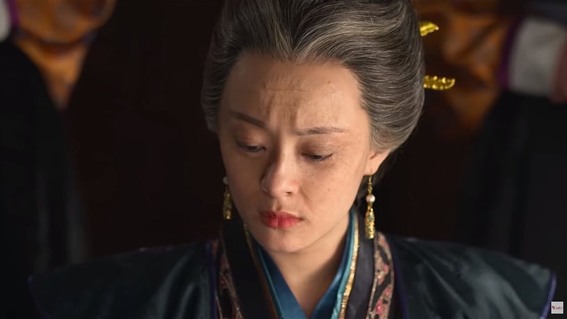 李現《劍王朝》大結局一夜白髮!10明星的古裝劇老妝,認不出李沁,張鈞甯一樣是美女